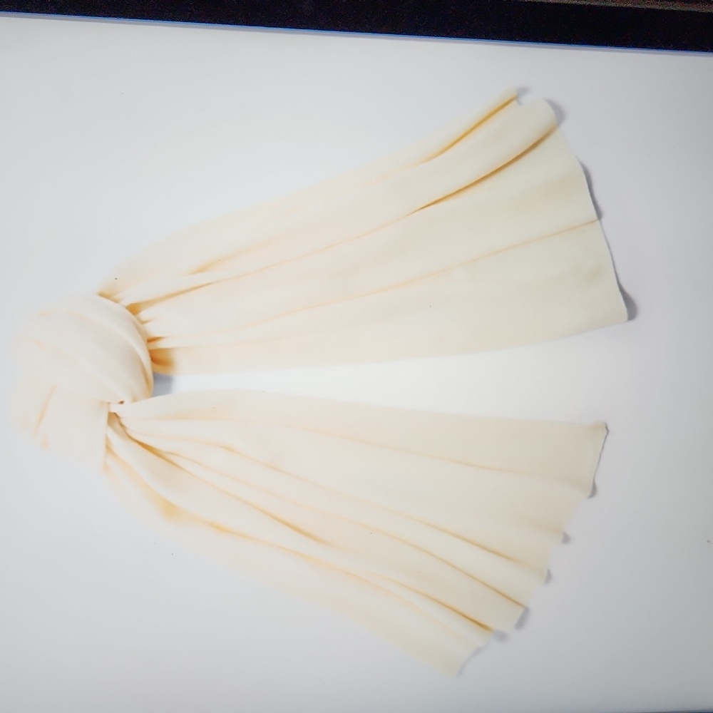 White + Warren Cream Cashmere Lightweight Travel Wrap/Scarf/Blanket Sold As Is